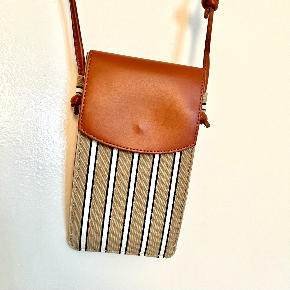 Ann Taylor Weekend - striped crossbody phone bag